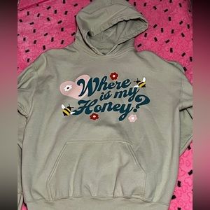 "Where is my honey" Hoodie 🍯 (Negotiable
Prices & More Pictures Available 💘)